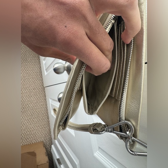 Champagne Gold Genuine Leather Bag RFID Protective Quiet Luxury - Picture 7 of 8